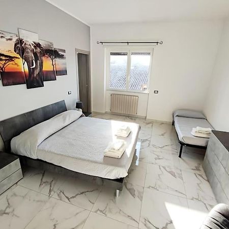 Intero Appartamento Casa Vacanze "Il Pino" Roma Infernetto Eksteriør bilde