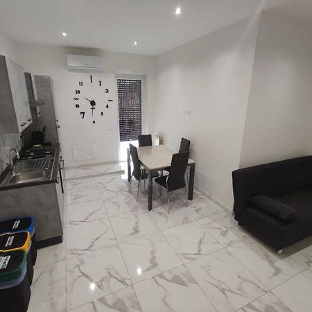 Intero Appartamento Casa Vacanze "Il Pino" Roma Infernetto Eksteriør bilde