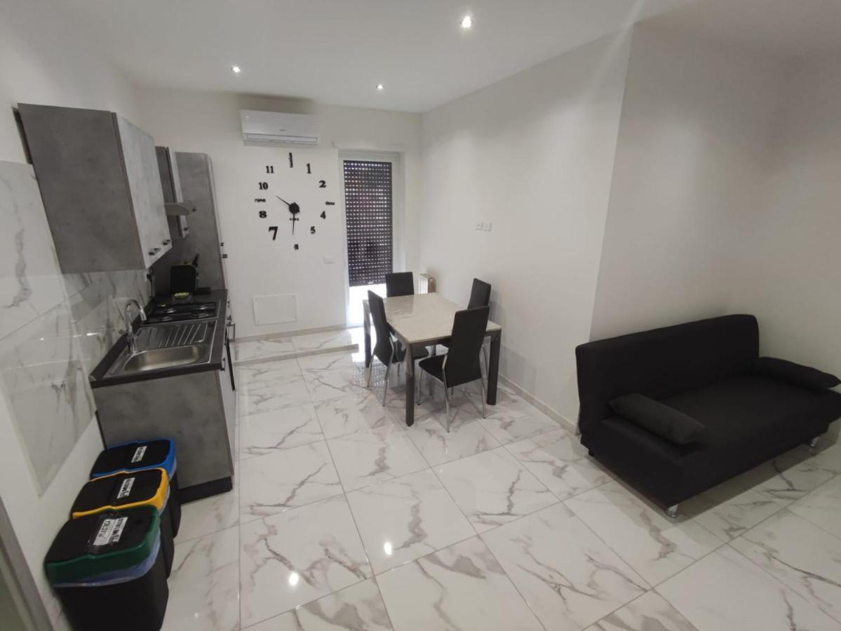 Intero Appartamento Casa Vacanze "Il Pino" Roma Infernetto Eksteriør bilde